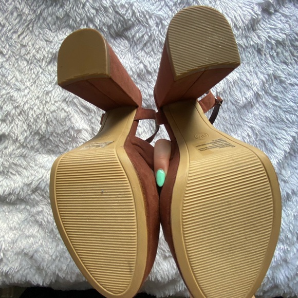 A new day Elegant Brown Platform Sandals - Picture 3 of 6